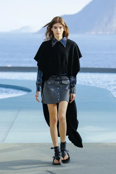 Look 32
